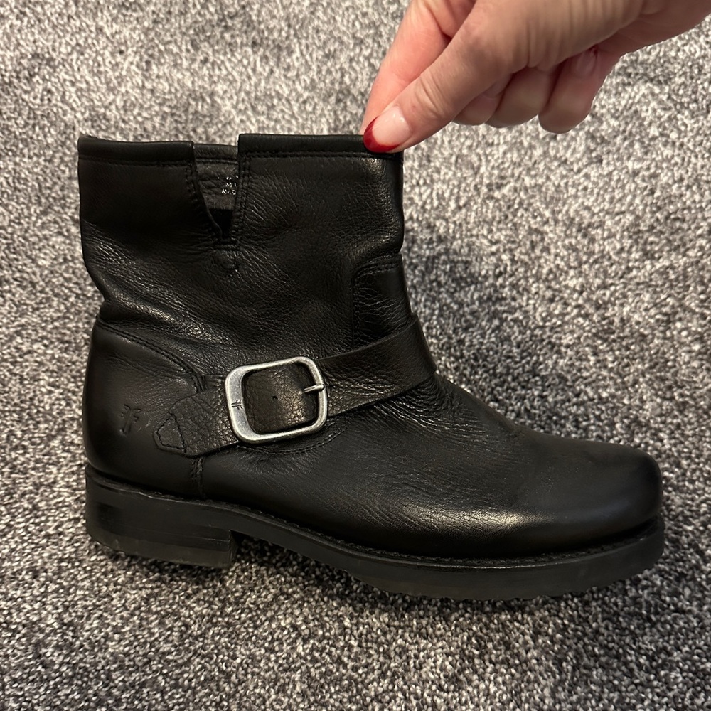 FRYE Veronica Black Leather Buckle Short Moto Booties 6.5